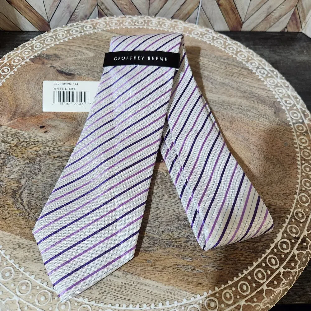 NWT Geoffrey Beene White Purple‎ 100% Silk Striped Men's Pointed Tie OS